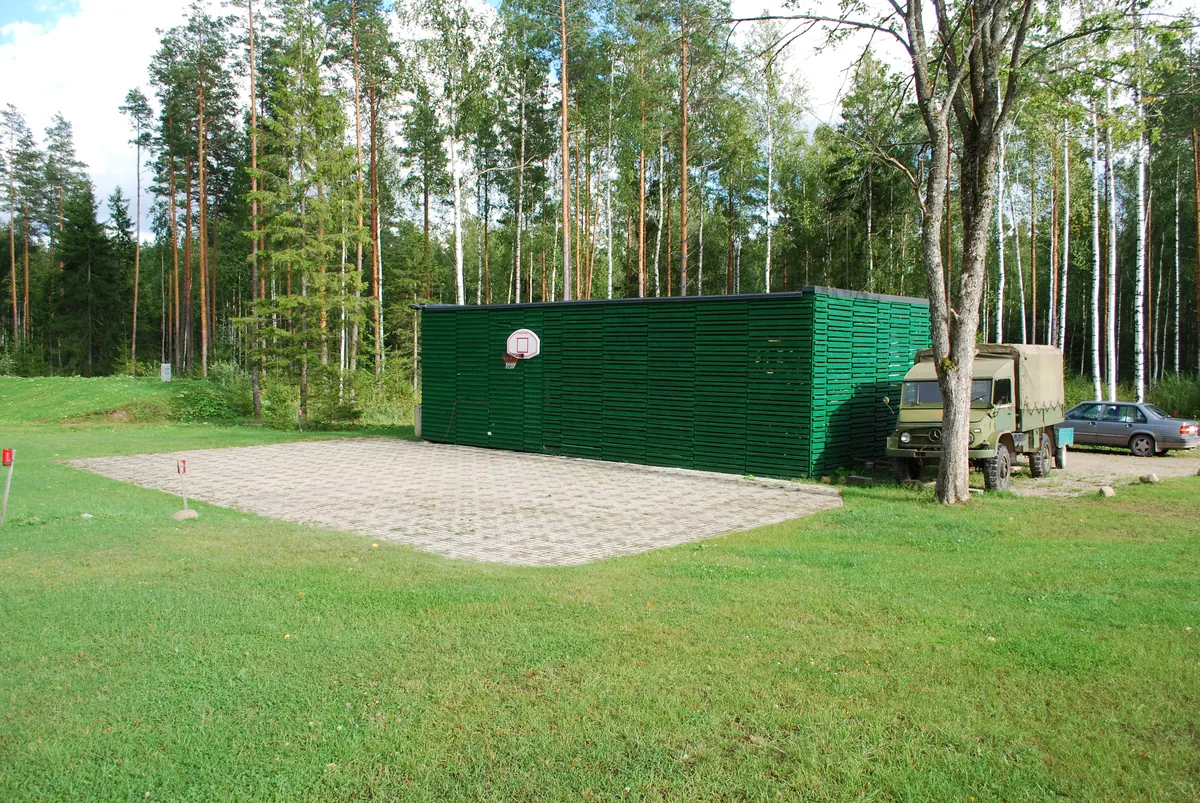 Kõveri Puhkekeskuse rohelised õuealad